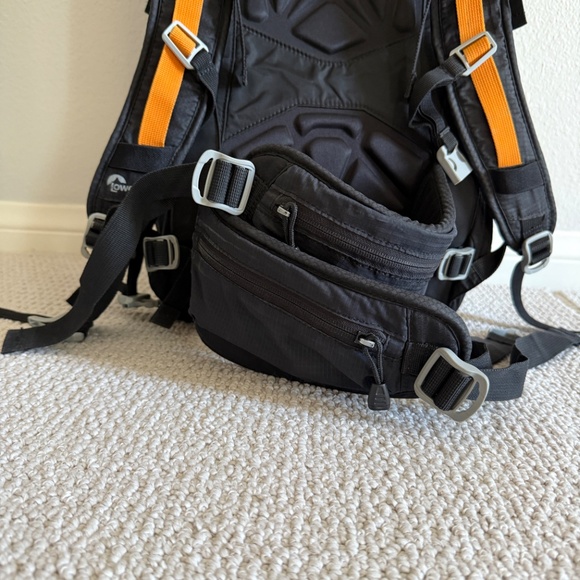 Lowepro Photo Sport BP 300 AW II in Black - Picture 4 of 10